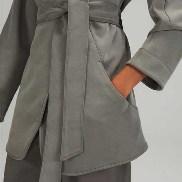 Lululemon Softstreme Belted Wrap Jacket Size M/L - Picture 2 of 8